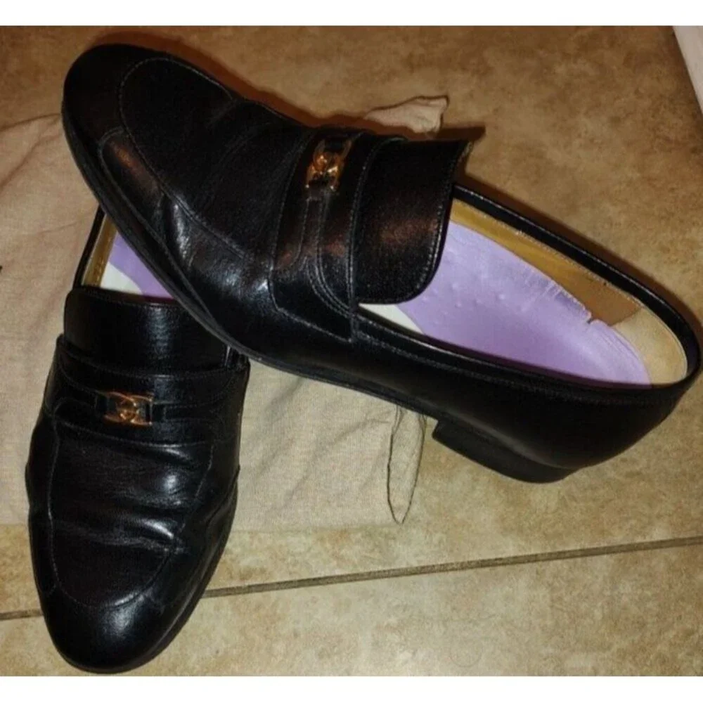 Mens Gucci Black Leather Gold Logo Loafers Mens US Size 6 & 2 additional insoles